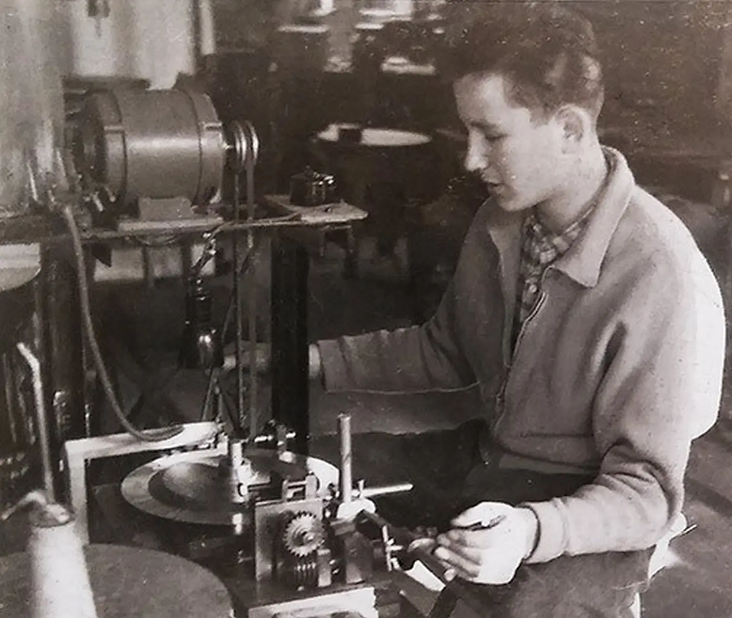 HAHN - Diamanttechnologie - 1939 Erfindung der mechanisch gebundenen Diamant-Trennscheibe und deren Anmeldung zum Patent